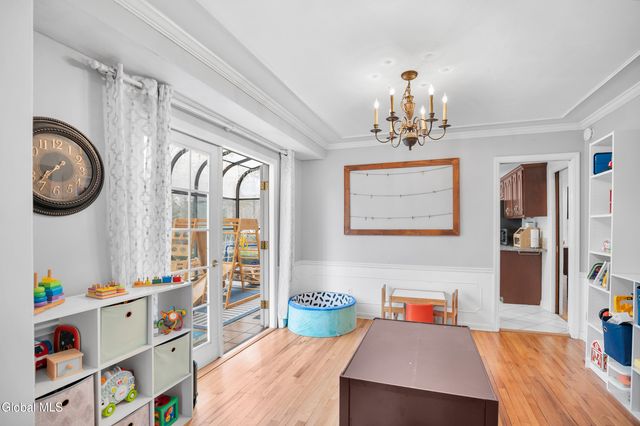 2 Madrid Court, Clifton Park, NY 12065