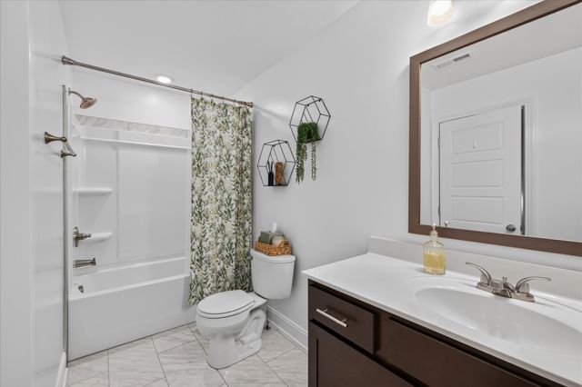 210 Ardell Dr, Clarksville, TN 37040