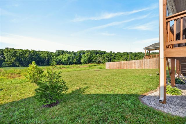 210 Ardell Dr, Clarksville, TN 37040