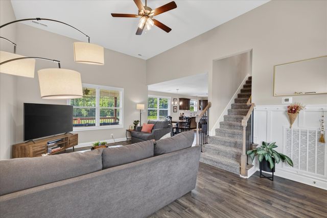 210 Ardell Dr, Clarksville, TN 37040