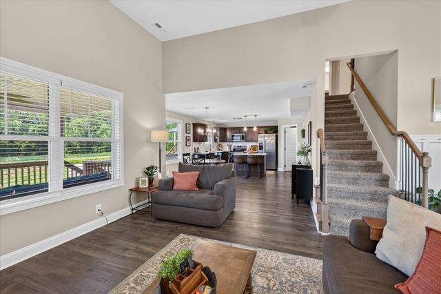 210 Ardell Dr, Clarksville, TN 37040