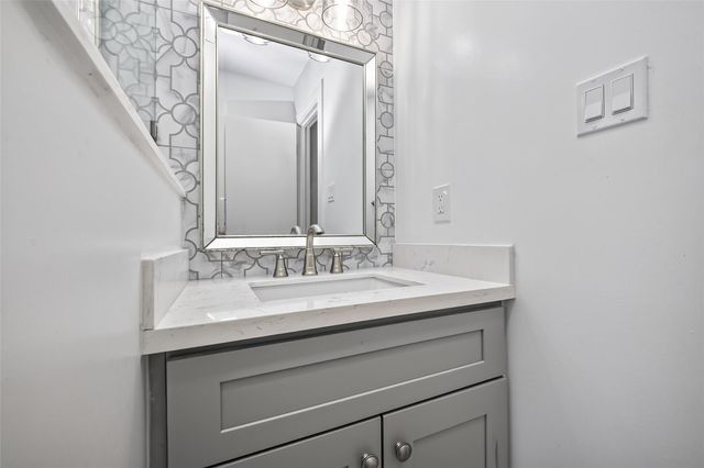 6307 Pineshade Lane, Houston, TX 77008