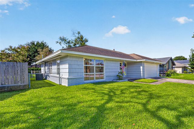 6307 Pineshade Lane, Houston, TX 77008