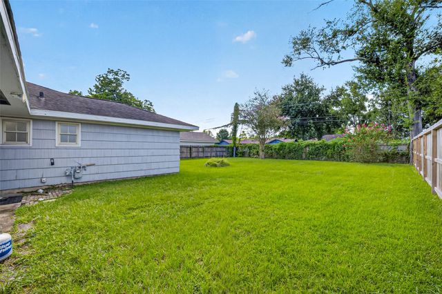 6307 Pineshade Lane, Houston, TX 77008