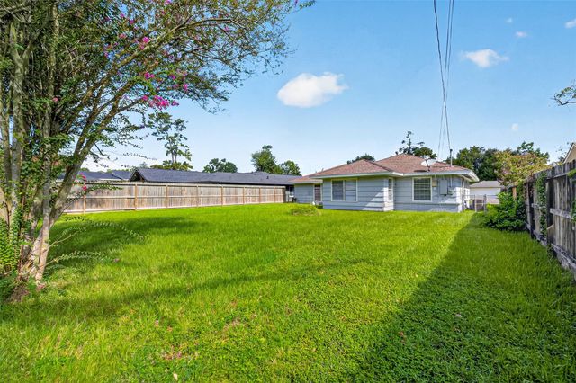6307 Pineshade Lane, Houston, TX 77008