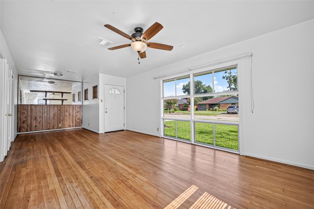 6307 Pineshade Lane, Houston, TX 77008