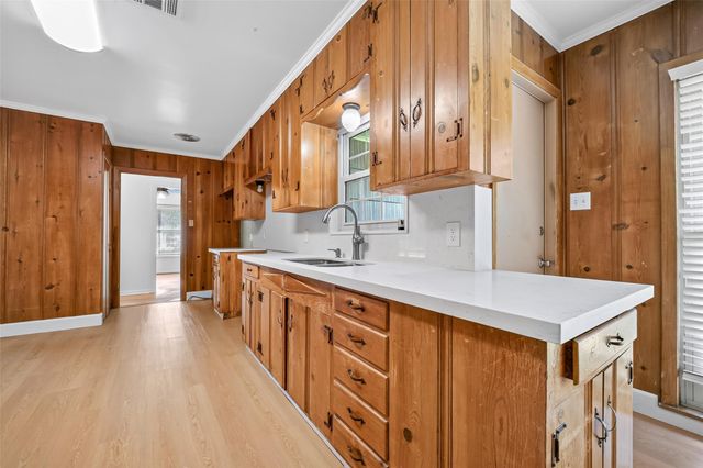 6307 Pineshade Lane, Houston, TX 77008