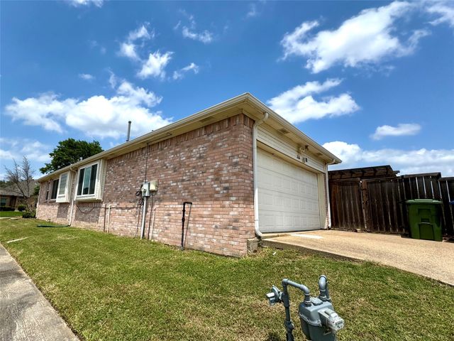 2616 Leicester Drive, Carrollton, TX 75006