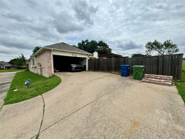 2616 Leicester Drive, Carrollton, TX 75006