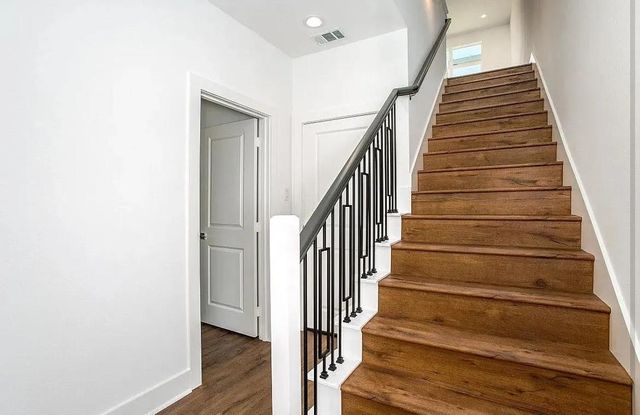 13325 Bee Street 403, Farmers Branch, TX 75234