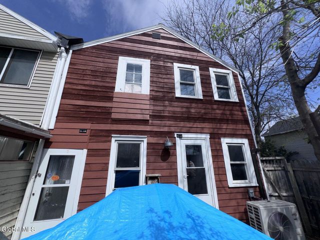 216 Front Street, Schenectady, NY 12305