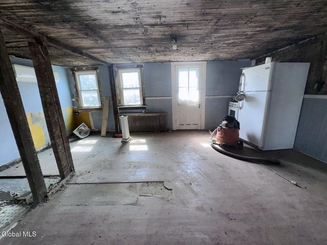 216 Front Street, Schenectady, NY 12305