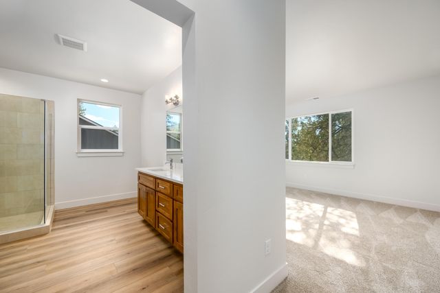 1092 Timber Ridge Loop, Klamath Falls, OR 97601