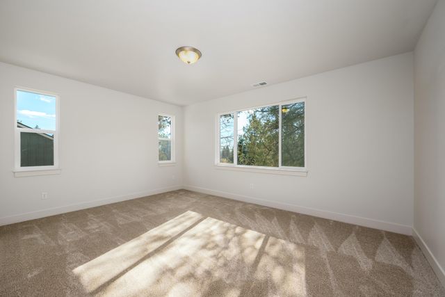 1092 Timber Ridge Loop, Klamath Falls, OR 97601