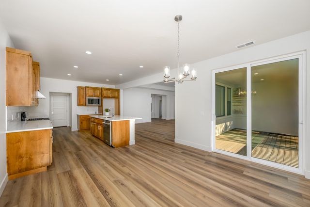 1092 Timber Ridge Loop, Klamath Falls, OR 97601