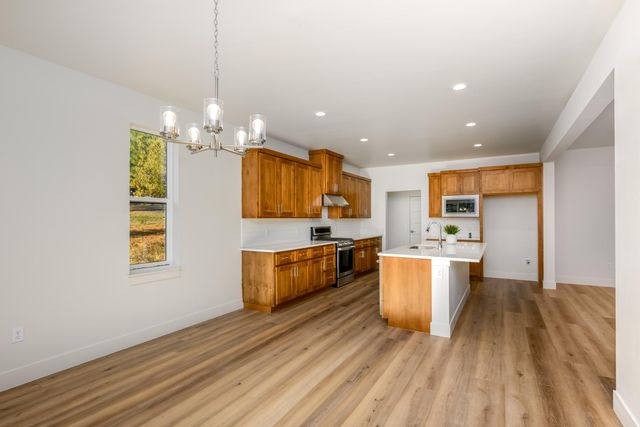 1092 Timber Ridge Loop, Klamath Falls, OR 97601