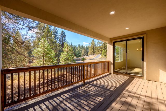 1092 Timber Ridge Loop, Klamath Falls, OR 97601