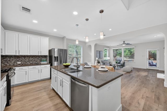 8025 Levata DR, Austin, TX 78739