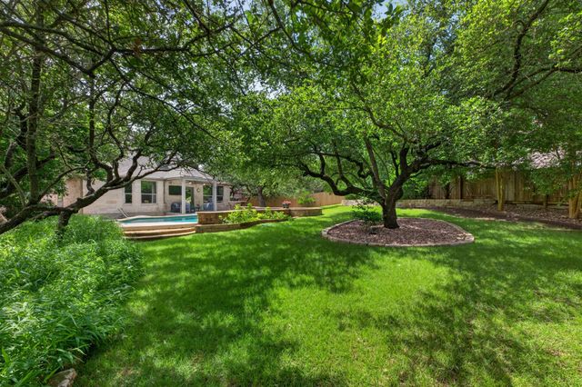 8025 Levata DR, Austin, TX 78739