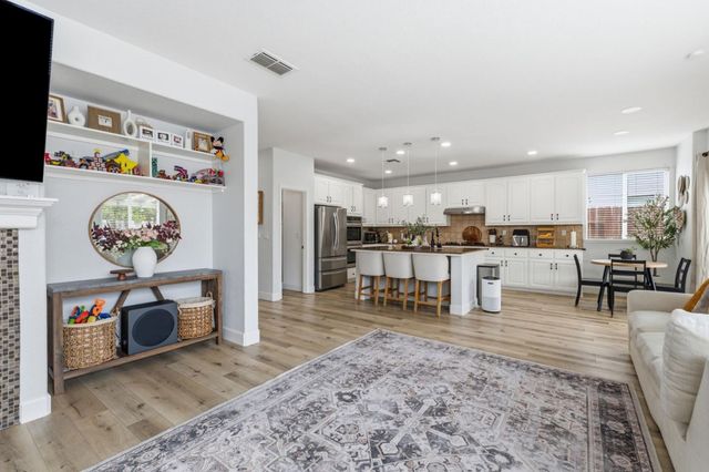 2454 Bracco Way, Riverbank, CA 95367