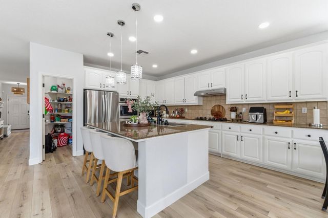 2454 Bracco Way, Riverbank, CA 95367