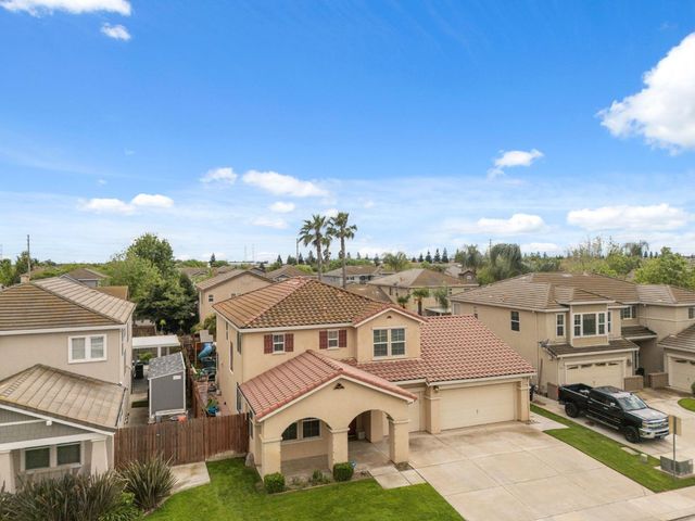 2454 Bracco Way, Riverbank, CA 95367