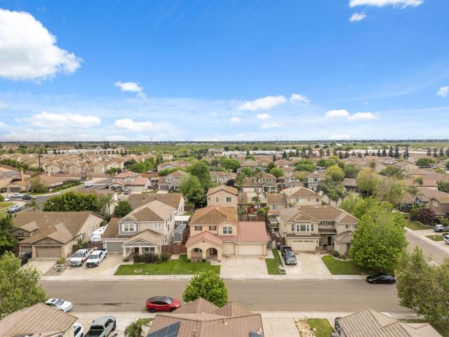 2454 Bracco Way, Riverbank, CA 95367