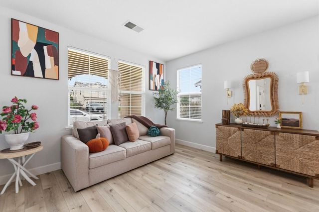 2454 Bracco Way, Riverbank, CA 95367