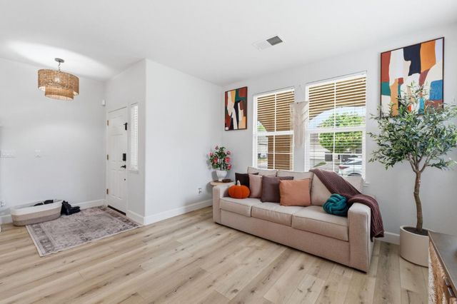 2454 Bracco Way, Riverbank, CA 95367