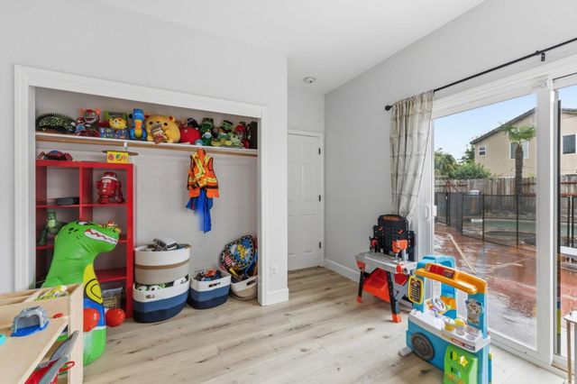 2454 Bracco Way, Riverbank, CA 95367