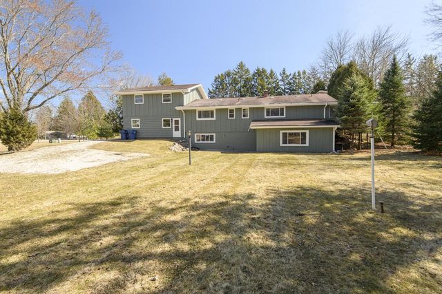 745 N Green Bay ROAD, Grafton, WI 53024