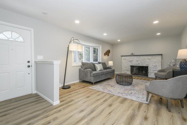 745 N Green Bay ROAD, Grafton, WI 53024