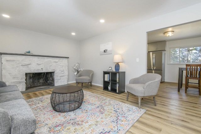 745 N Green Bay ROAD, Grafton, WI 53024