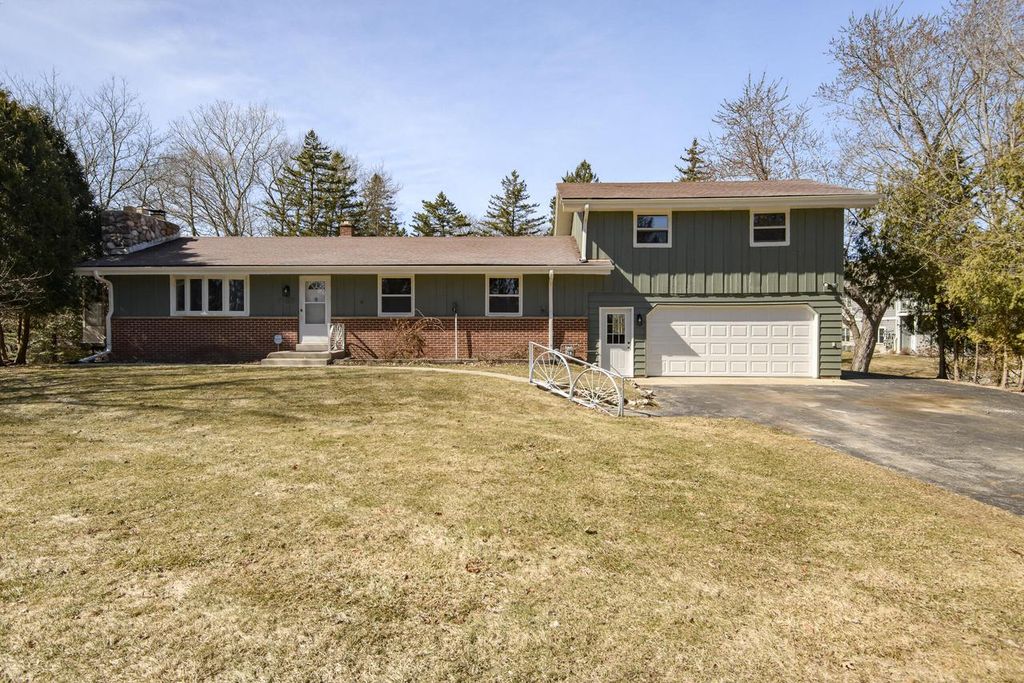 745 N Green Bay ROAD, Grafton, WI 53024