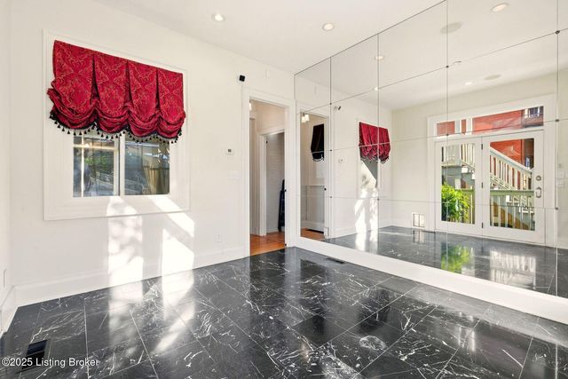 1515 S 3rd St, Louisville, KY 40208