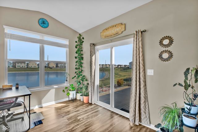 2566 Creek Bank Drive, Columbus, IN 47201