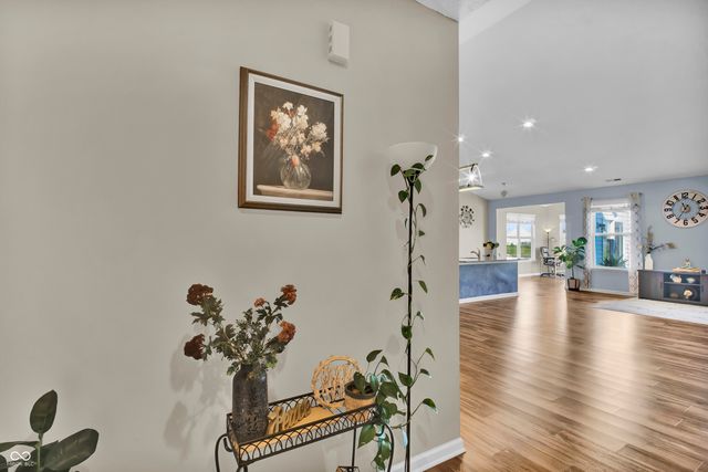 2566 Creek Bank Drive, Columbus, IN 47201