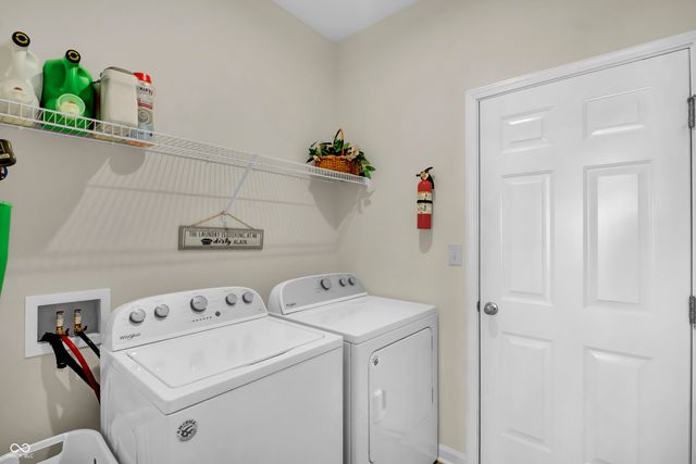 2566 Creek Bank Drive, Columbus, IN 47201