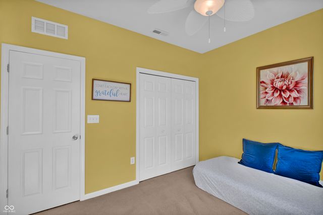 2566 Creek Bank Drive, Columbus, IN 47201