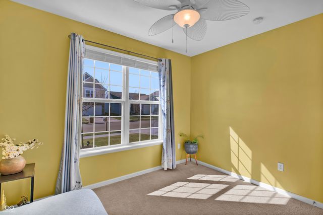 2566 Creek Bank Drive, Columbus, IN 47201