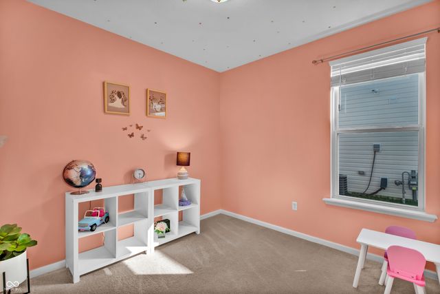 2566 Creek Bank Drive, Columbus, IN 47201