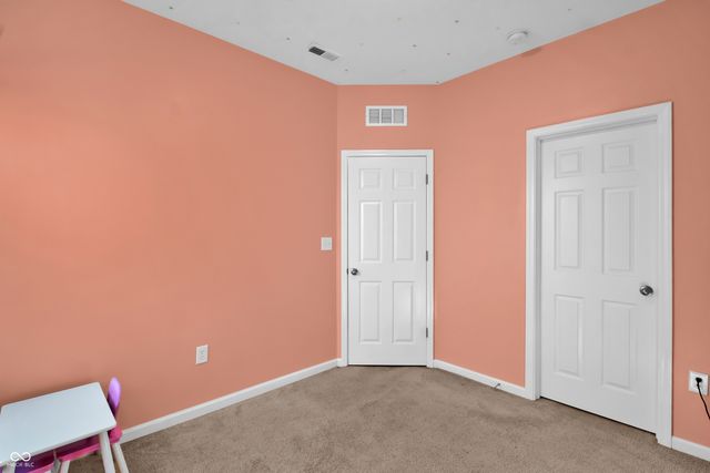 2566 Creek Bank Drive, Columbus, IN 47201