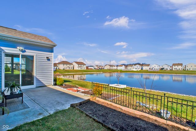 2566 Creek Bank Drive, Columbus, IN 47201