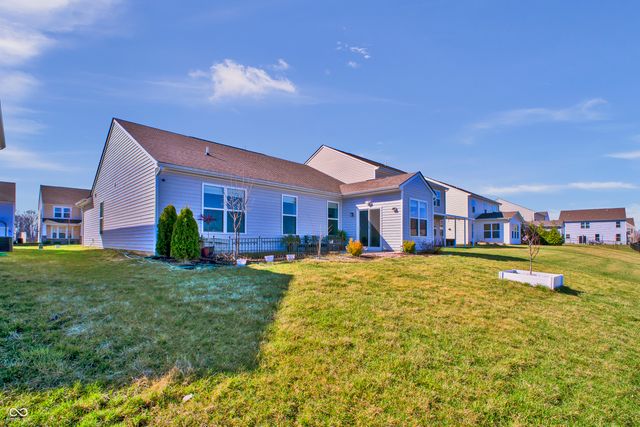 2566 Creek Bank Drive, Columbus, IN 47201