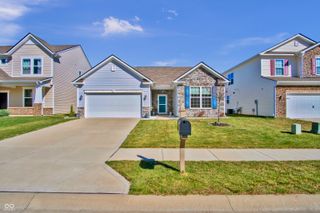 2566 Creek Bank Drive, Columbus, IN 47201