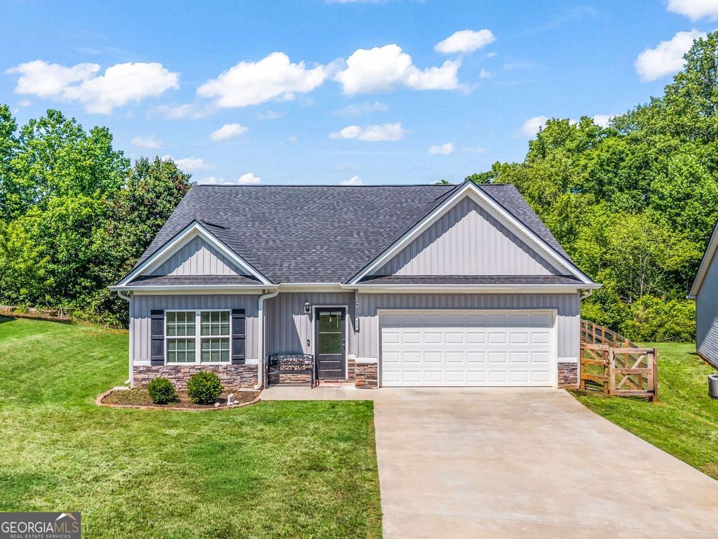372 Highland Pointe Drive, Alto, GA 30510