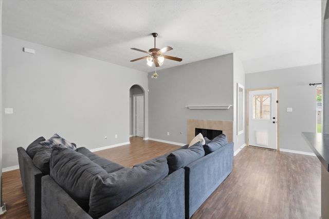 2313 Perkins Crossing Drive, Conroe, TX 77304