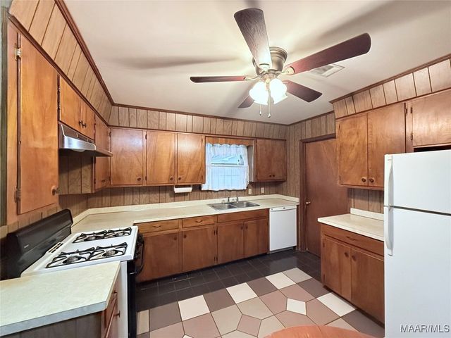 2105 W Dallas Avenue, Selma, AL 36701