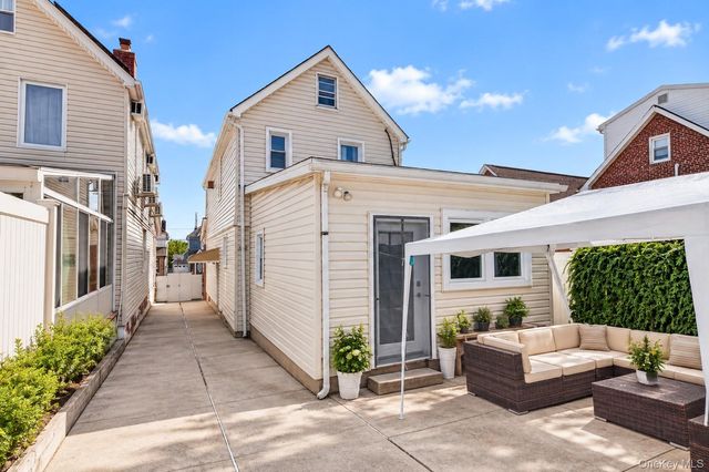 6511 Claran Court, Maspeth, NY 11378