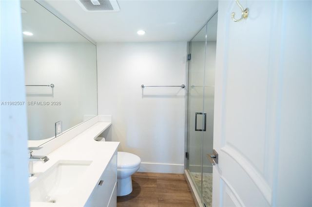 2000 Towerside Ter 1910, Miami, FL 33138